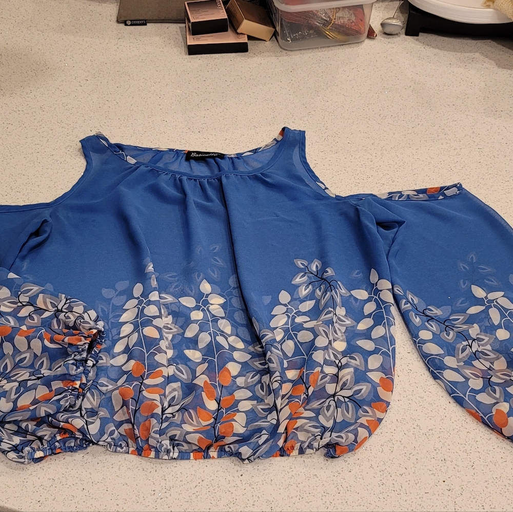 Womens Basically me Size M Cold Shoulder Blouse